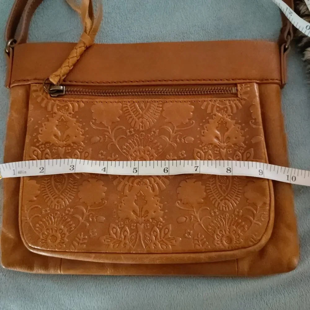 ✨ The Sak Tan Embossed Leather Crossbody Shoulder Bag ✨ - Picture 11 of 14